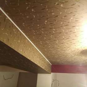 Фактурный натяжной потолок 1